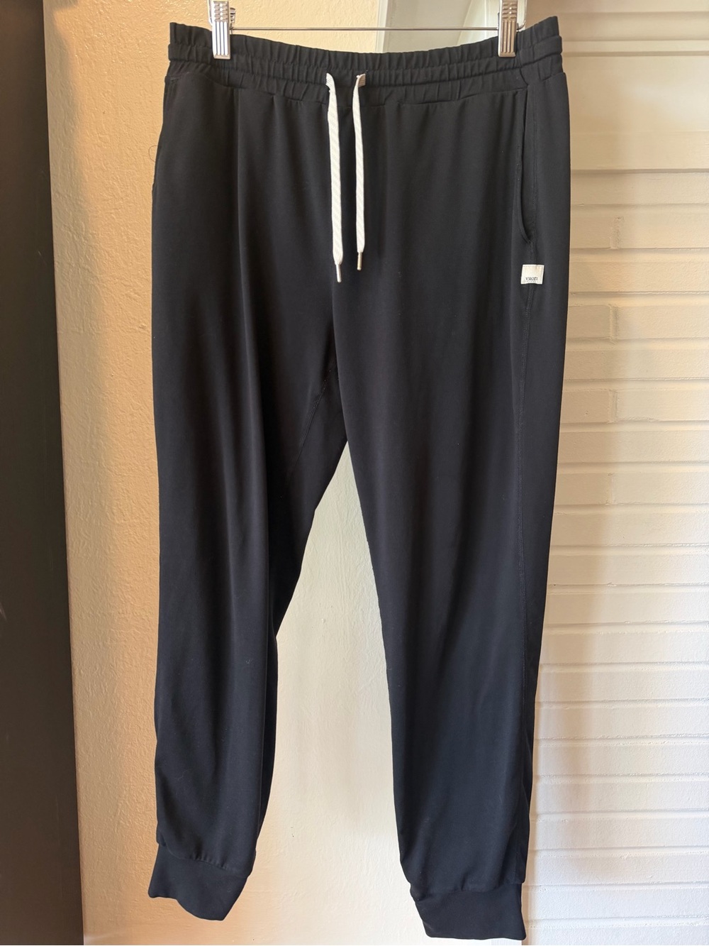 Vuori Women's Black Drawstring Jogger Sweatpants Approx Size Medium